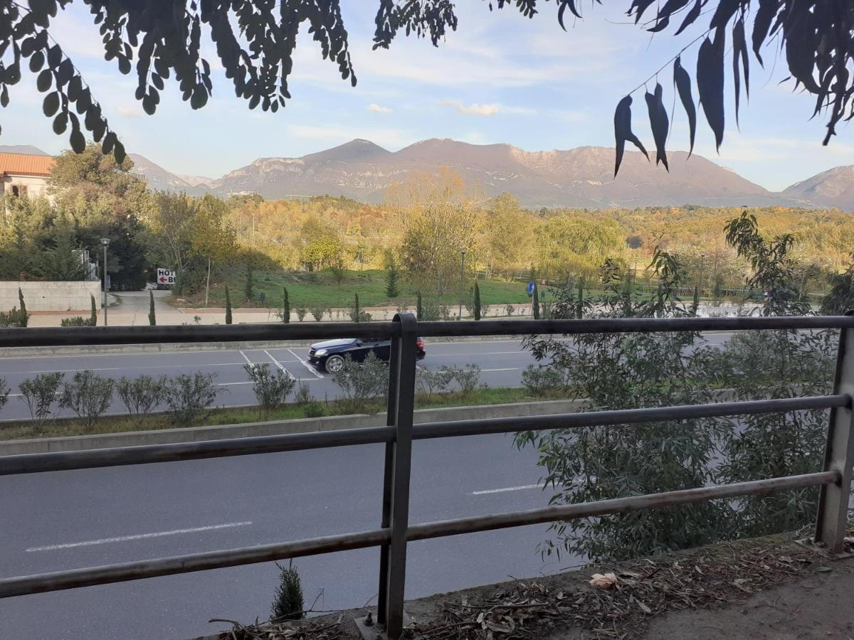 Lake View Apartment تيرانا المظهر الخارجي الصورة